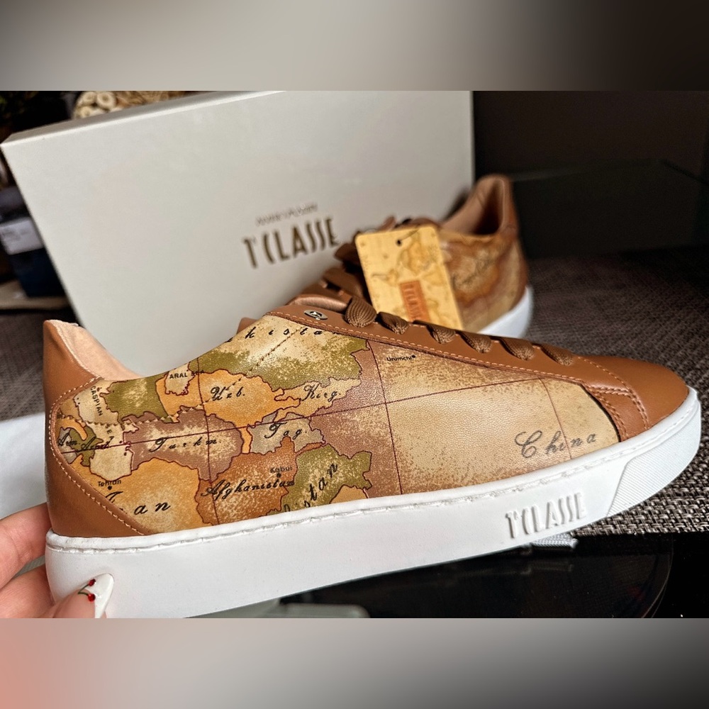 Alviero Martini shoes